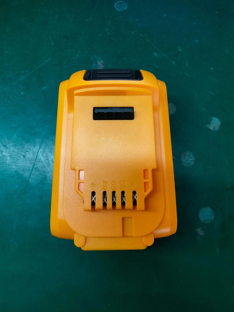 DCB200电动工具电池外壳套料全解析 从选材到装配的实用指南